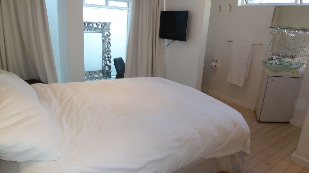 4 On Highworth Apartments And Studios Città del Capo Esterno foto