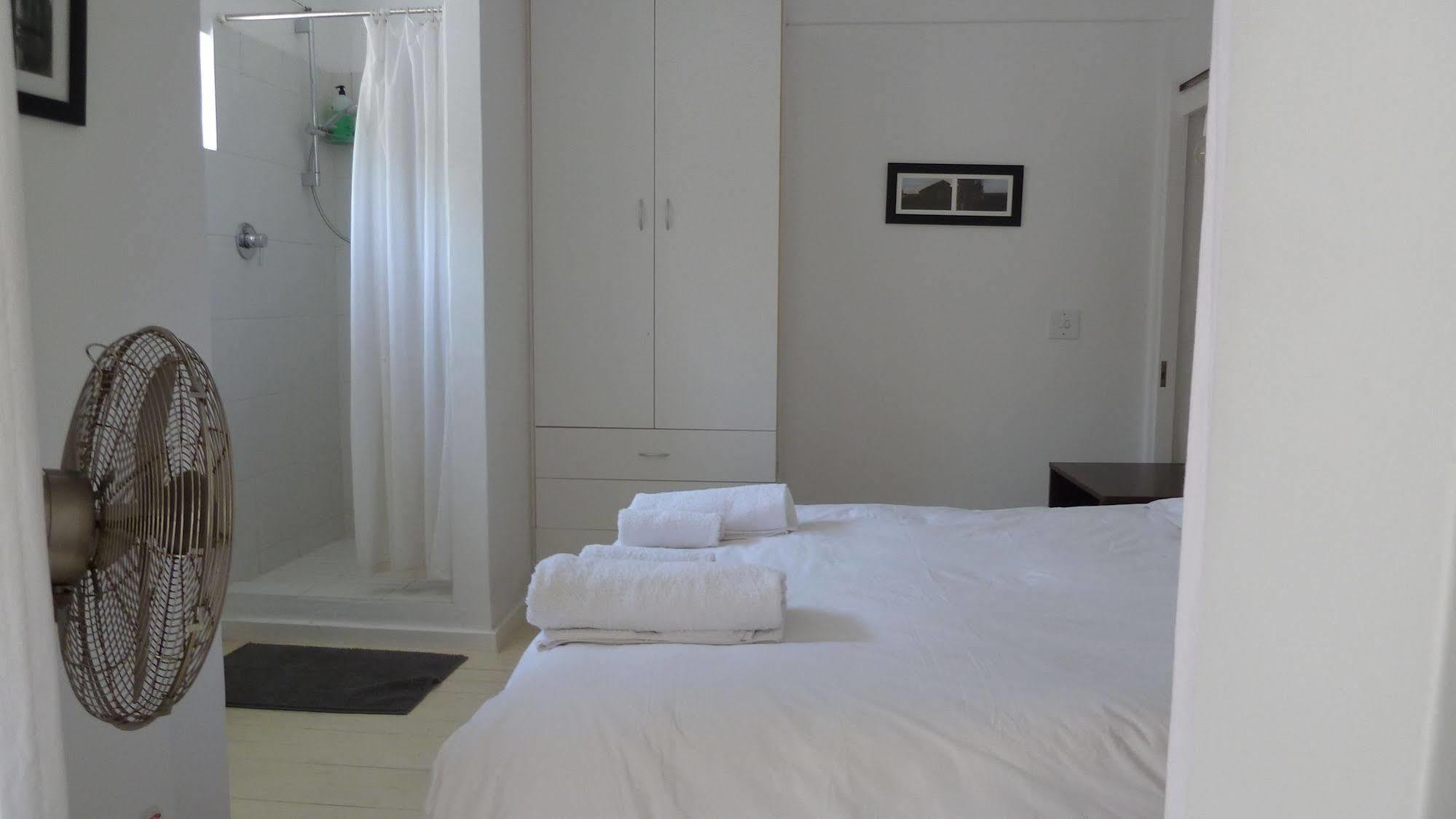 4 On Highworth Apartments And Studios Città del Capo Esterno foto