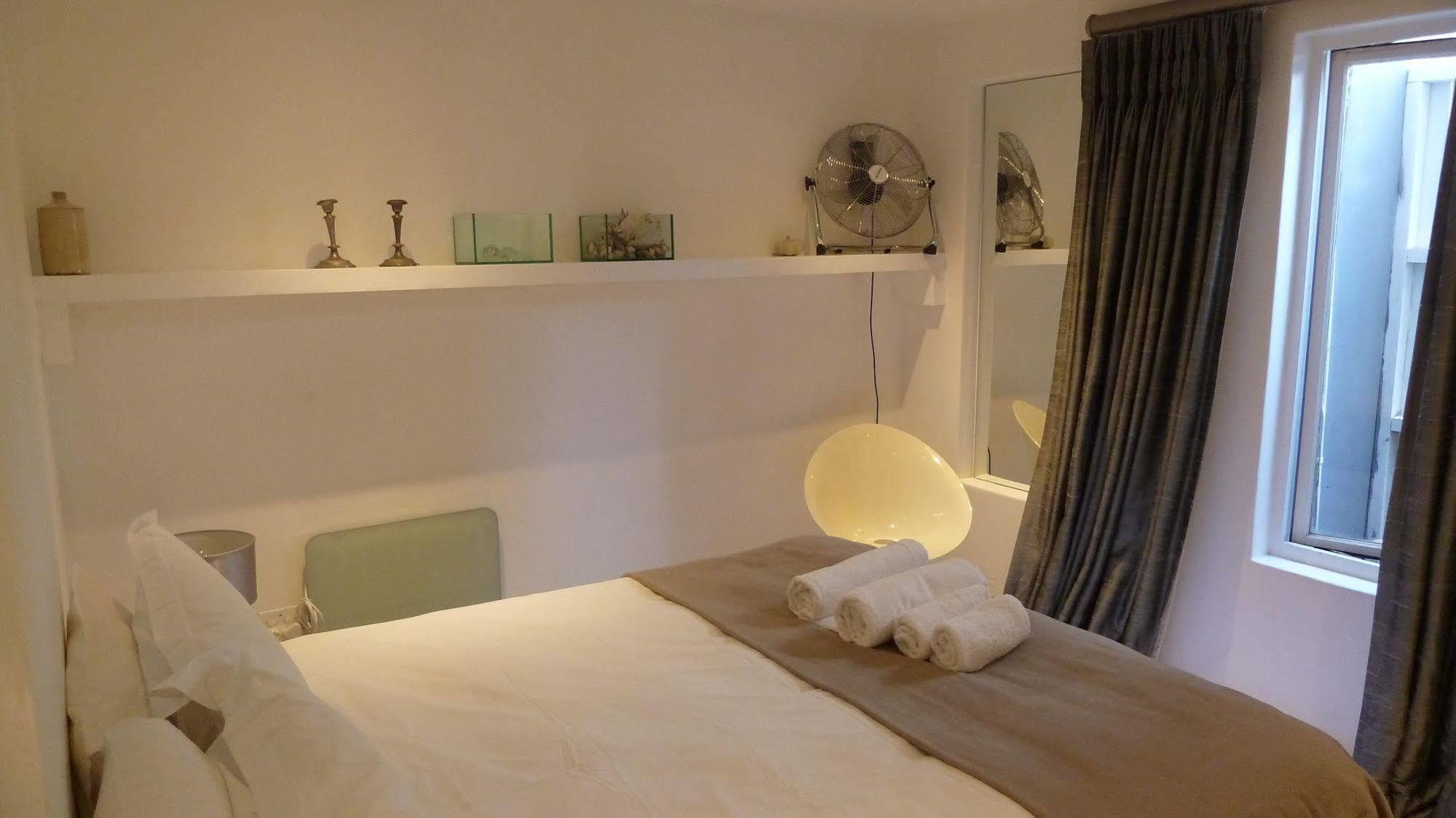 4 On Highworth Apartments And Studios Città del Capo Esterno foto