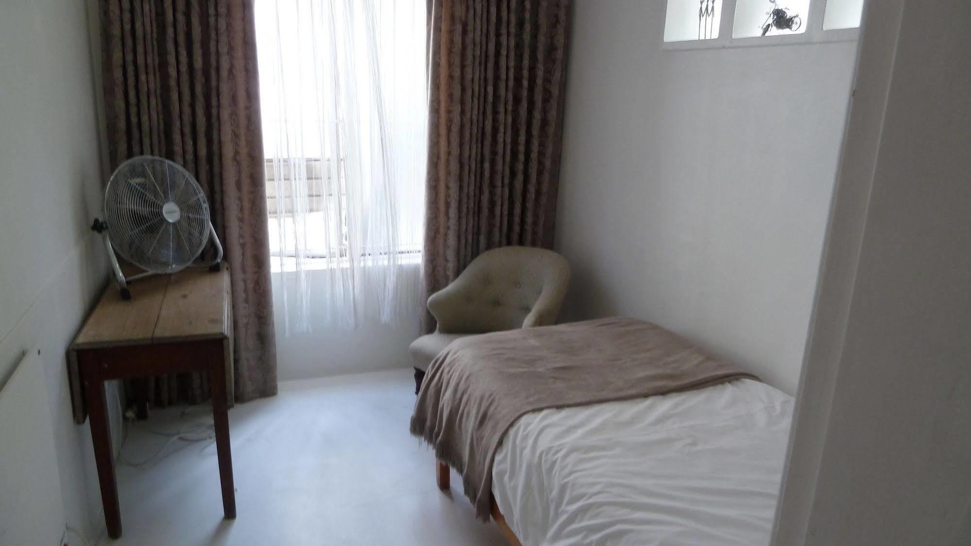 4 On Highworth Apartments And Studios Città del Capo Esterno foto